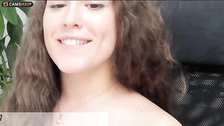 spanishcouple Sexy babe caresses fingers