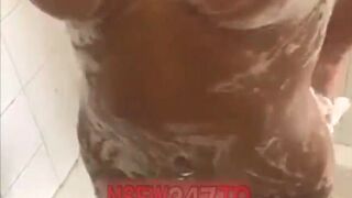 Gibson Reign quick shower tease snapchat premium cams porn cams sex