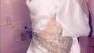 Karmen Karma Fucking Myself In The Bath cams porn cams sex 1