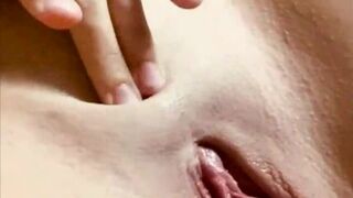 Emily Rinaudo full pussy close up mastrubation using dildo and white Hitachi showcam for show porn cams sex