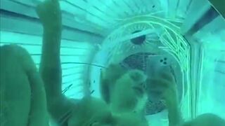 Dakota James Mirror on the bottom of the tanning bed !! Had to play with my pussy it was so hot snapchat premium porn cams sex