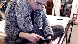 pr3ttyp1nkpussy Beautiful bitch fucks herself with a phallus