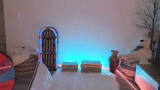 MissBella Juicy babe showing big tits