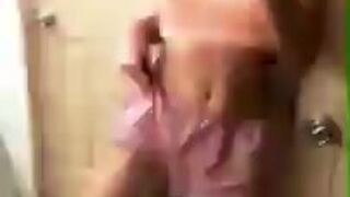 Chloe Scott shakes her ass premium show cam snapchat & manyvids porn cams sex