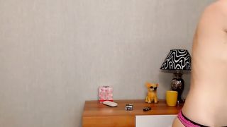 jaylee_kryss  Widely spread her legs and showed holes