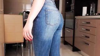 sophydiva  Bent down and masturbated to the camera