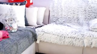 lilemma  Fucked her pink pussy with her finger