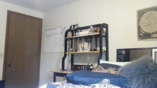 milly17  fuck her self by hairbrush