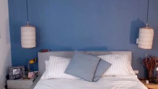 kendalltyler  Rubs her clit in pvt show