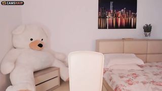 dreamsweetgirl Busty young lady posing nude